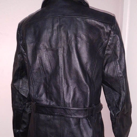 Black leather jacket with belt - Picture 4 of 5
